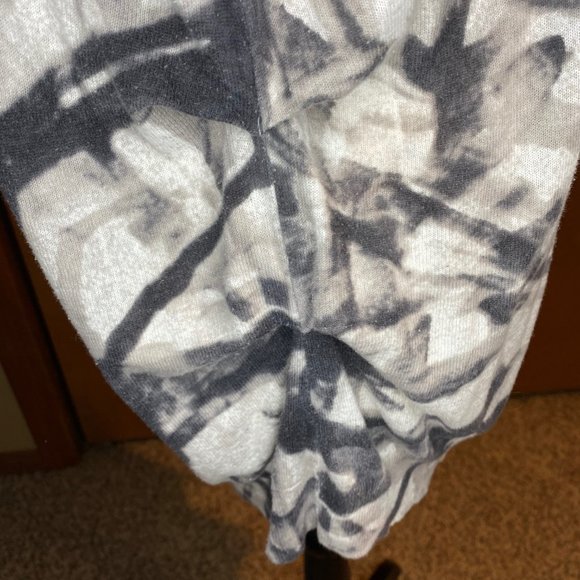 Abstract Print Cardigan - Picture 3 of 5